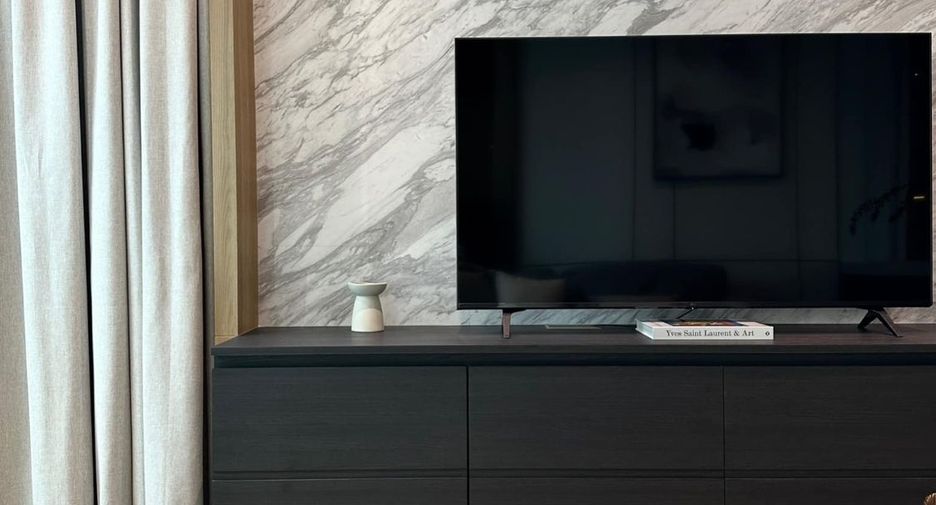 For rent 1 bed condo in Pathum Wan, Bangkok