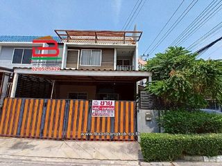 For sale 3 bed townhouse in Lam Luk Ka, Pathum Thani
