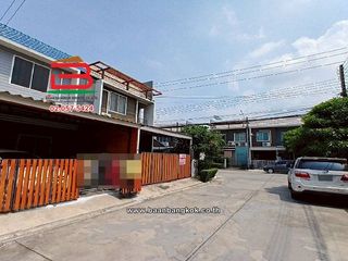 For sale 3 bed townhouse in Lam Luk Ka, Pathum Thani