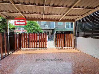 For sale 3 bed townhouse in Lam Luk Ka, Pathum Thani