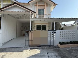 For rent 3 bedrooms townhouse in Bang Khun Thian, Bangkok