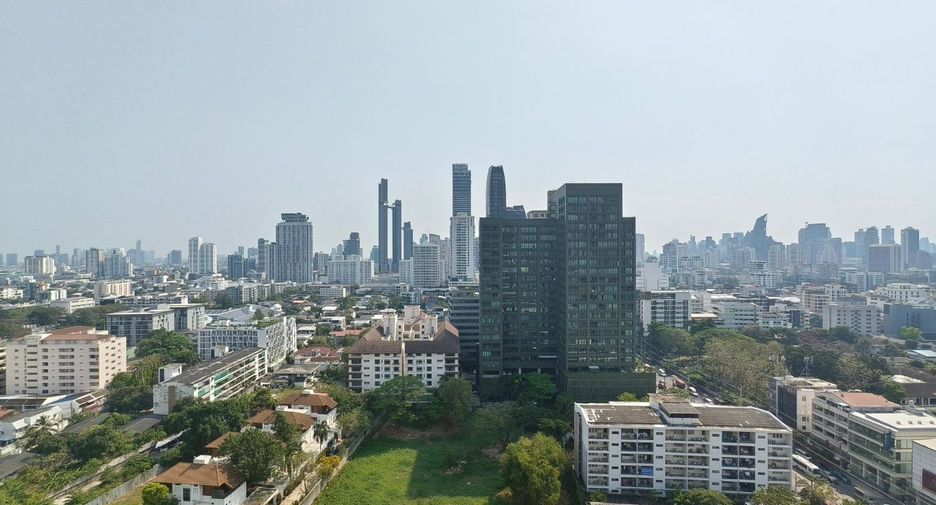 For rent 2 ベッドルーム condo in Watthana, Bangkok