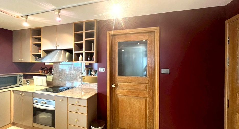 For rent 2 bedrooms condo in Sathon, Bangkok