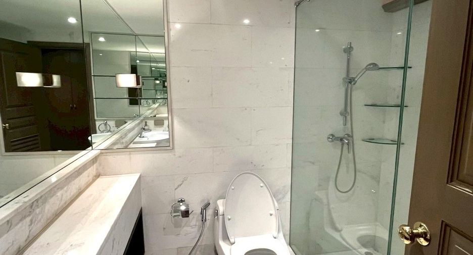 For rent 2 bedrooms condo in Sathon, Bangkok