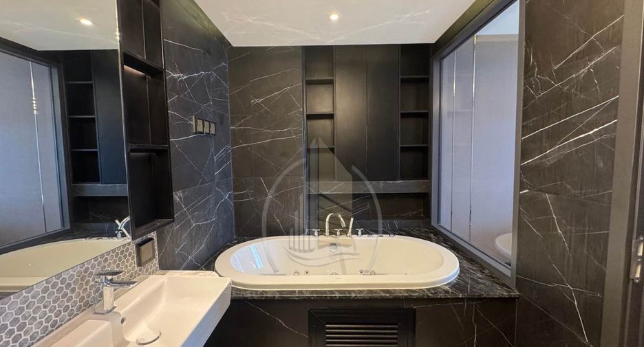 For rent 3 bedrooms apartment in Bang Lamung, Chonburi