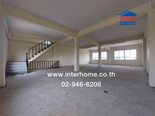 For sale 3 bed retail Space in Mueang Samut Prakan, Samut Prakan
