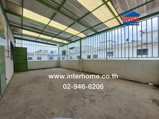 For sale 2 bed retail Space in Mueang Samut Sakhon, Samut Sakhon