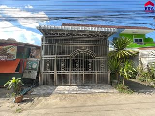 For sale 2 bed townhouse in Mueang Surat Thani, Surat Thani