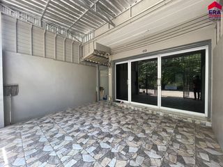 For sale 2 bed townhouse in Mueang Surat Thani, Surat Thani