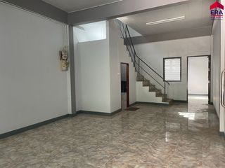 For sale 2 bed townhouse in Mueang Surat Thani, Surat Thani