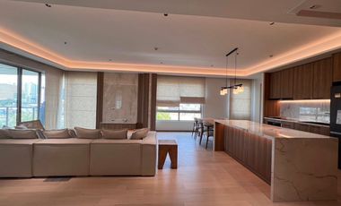For rent 2 bedrooms condo in Yan Nawa, Bangkok