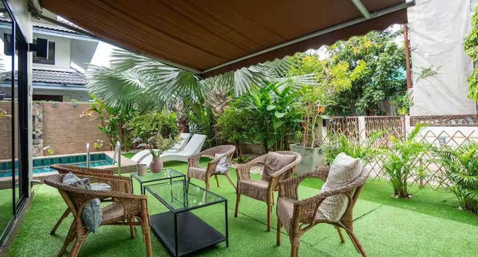 For rent 4 bedrooms house in Watthana, Bangkok