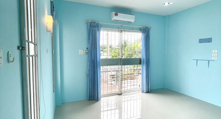 For sale 3 bedrooms townhouse in Mueang Surat Thani, Surat Thani
