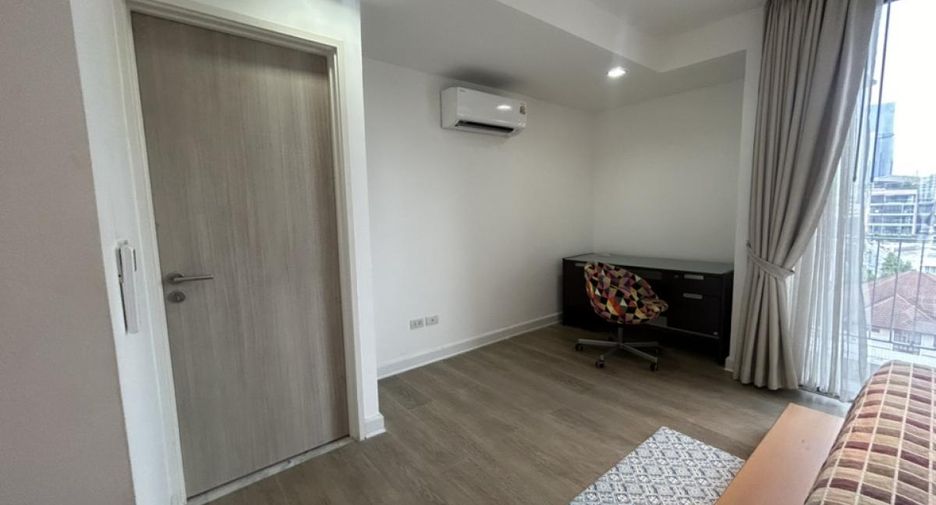 For rent and for sale 2 bedrooms condo in Watthana, Bangkok