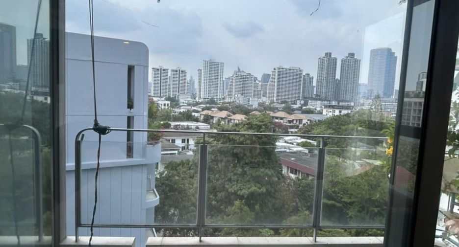 For rent and for sale 2 bedrooms condo in Watthana, Bangkok