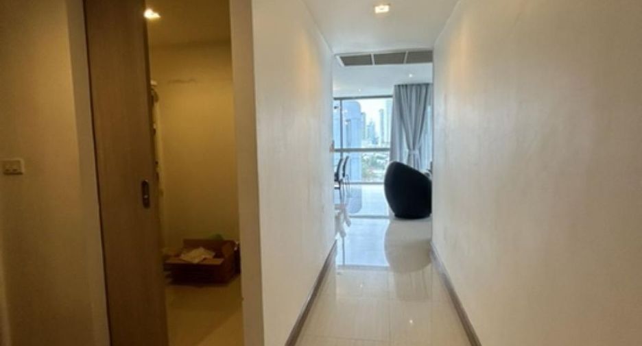 For rent and for sale 2 bedrooms condo in Watthana, Bangkok