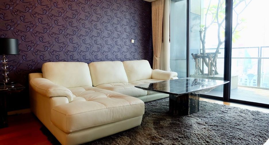 For rent 2 bedrooms condo in Sathon, Bangkok