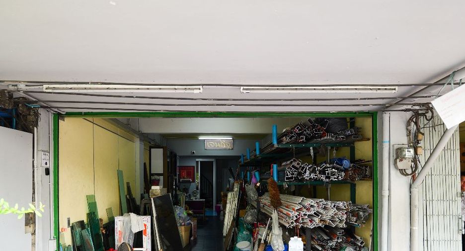 Local comercial en venta de 5 habitaciones en Chatuchak, Bangkok