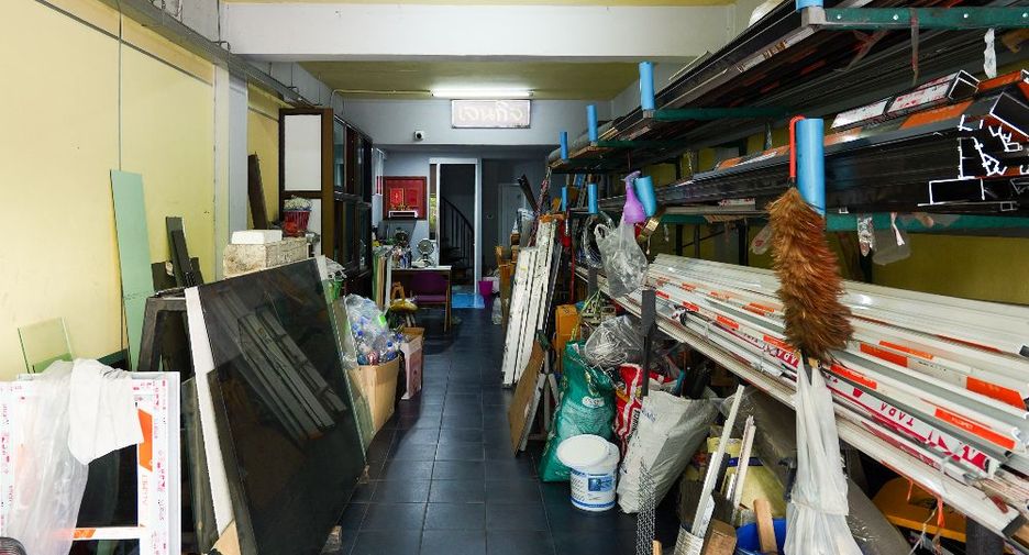 Local comercial en venta de 5 habitaciones en Chatuchak, Bangkok