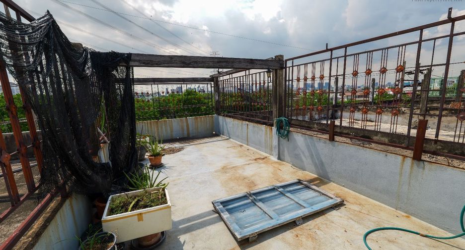 Local comercial en venta de 5 habitaciones en Chatuchak, Bangkok