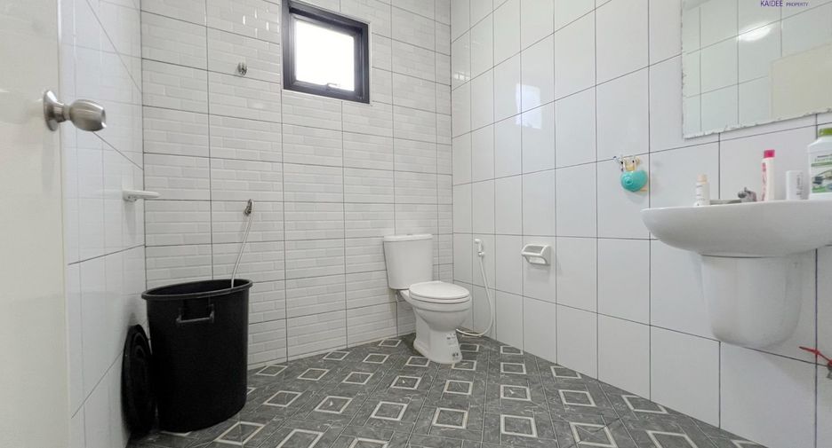 For sale 2 bedrooms house in Kanchanadit, Surat Thani