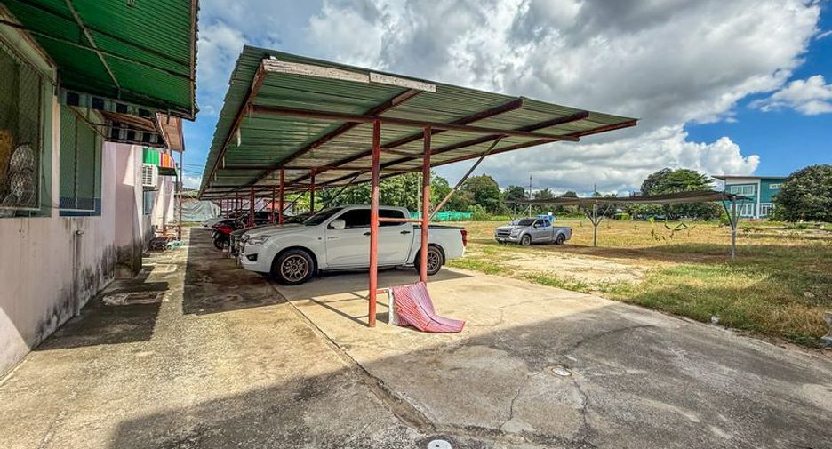 Gewerbefläche zum Kauf mit 14 Zimmer in Si Racha, Chonburi