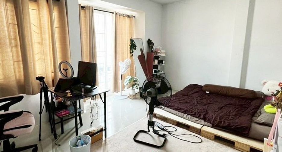 For sale 3 bedrooms townhouse in Min Buri, Bangkok
