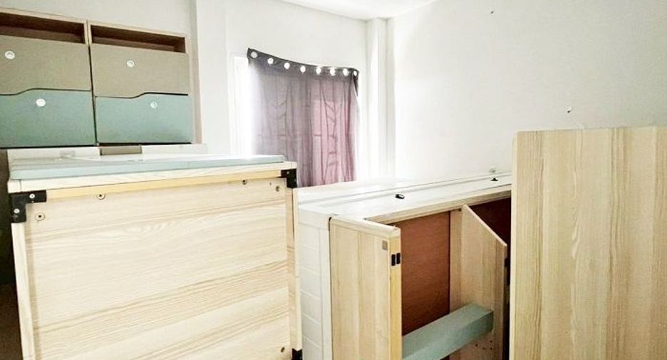 For sale 3 bedrooms townhouse in Min Buri, Bangkok