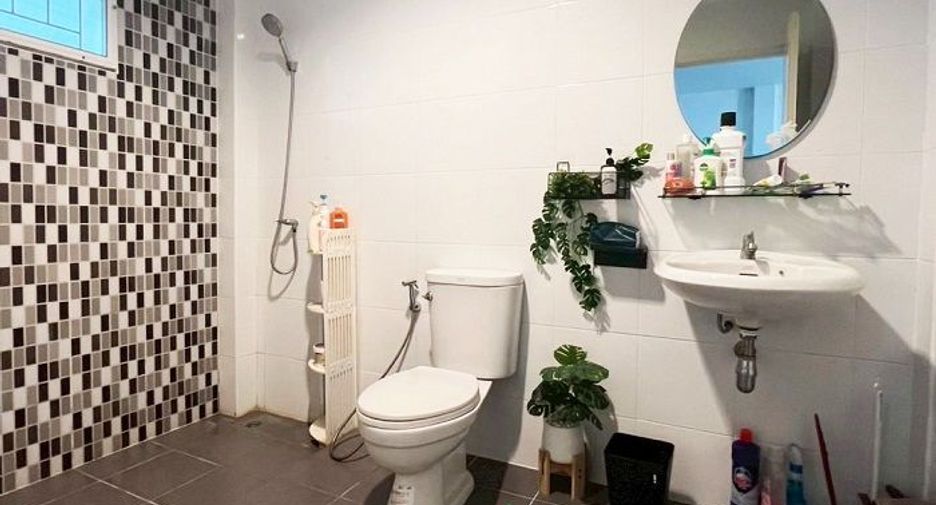 For sale 3 bedrooms townhouse in Min Buri, Bangkok