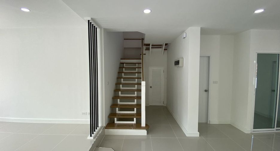 For sale 3 bedrooms house in Mueang Nonthaburi, Nonthaburi