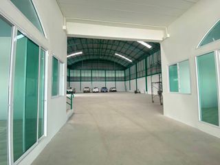 For sale 8 bed warehouse in Mueang Samut Sakhon, Samut Sakhon