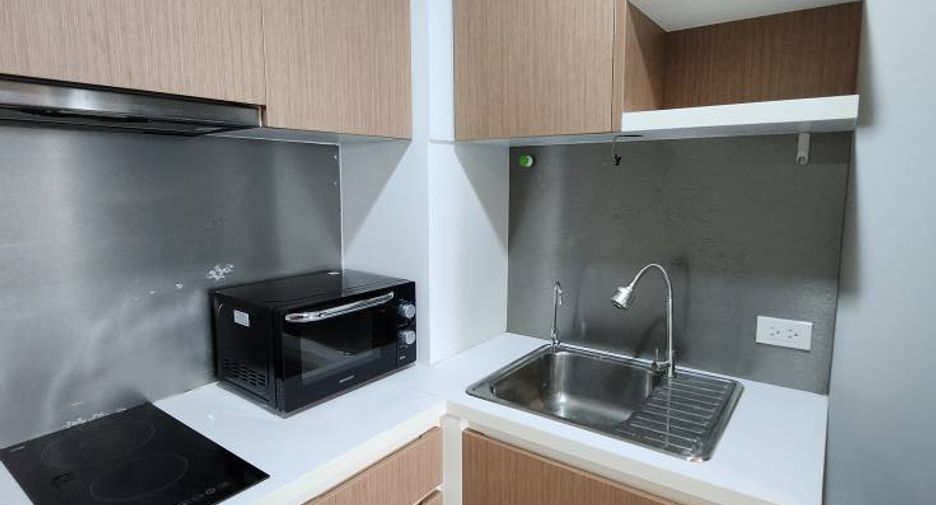 For rent 2 ベッドルーム condo in Phra Khanong, Bangkok