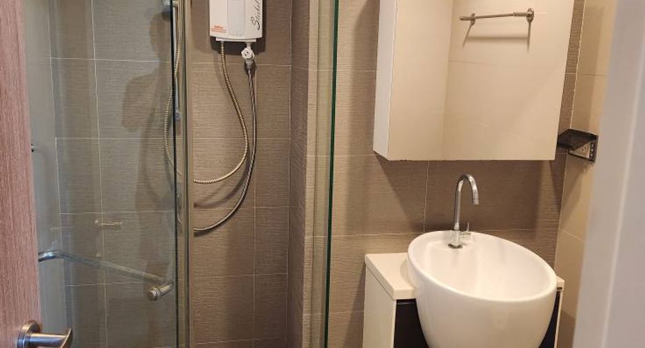 For rent 2 ベッドルーム condo in Phra Khanong, Bangkok