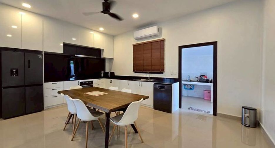 For sale 3 bedrooms villa in Bang Lamung, Chonburi