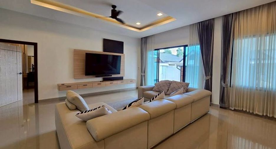 For sale 3 bedrooms villa in Bang Lamung, Chonburi