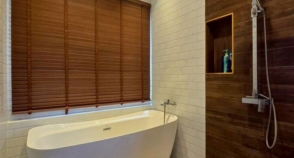 For sale 3 bedrooms villa in Bang Lamung, Chonburi