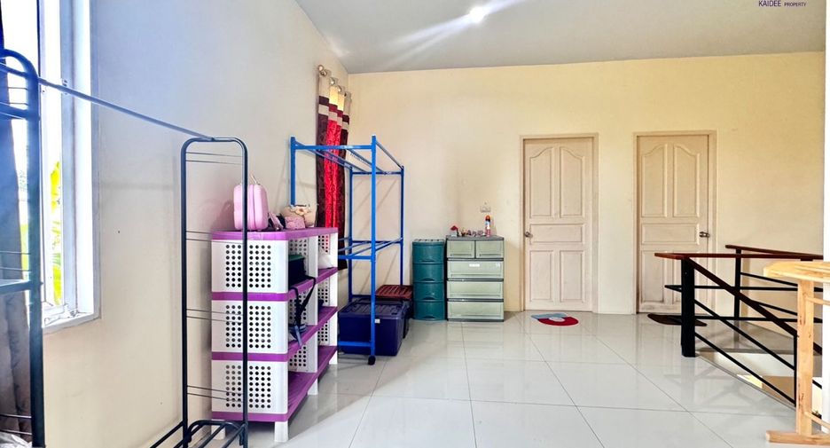 For sale 3 bedrooms townhouse in Mueang Surat Thani, Surat Thani
