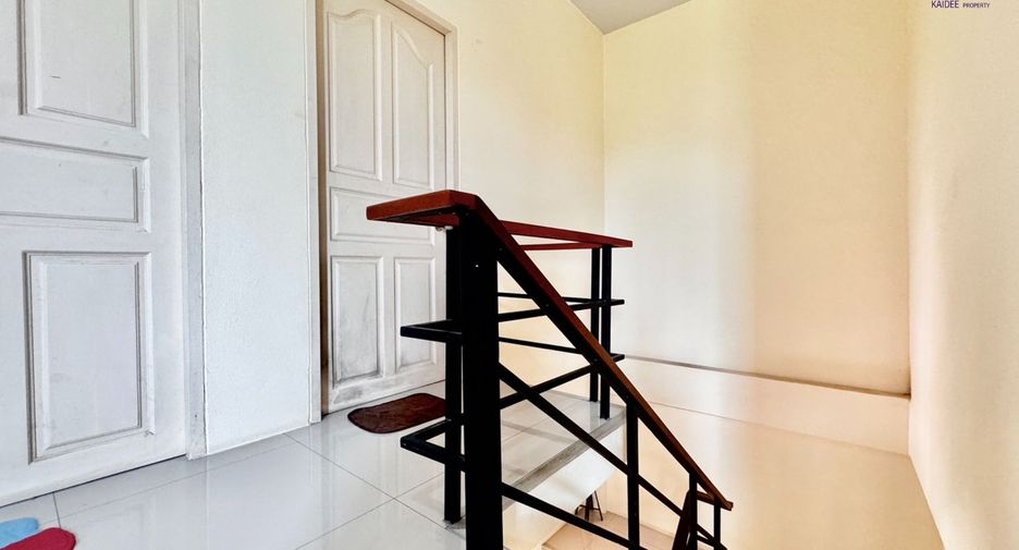 For sale 3 bedrooms townhouse in Mueang Surat Thani, Surat Thani