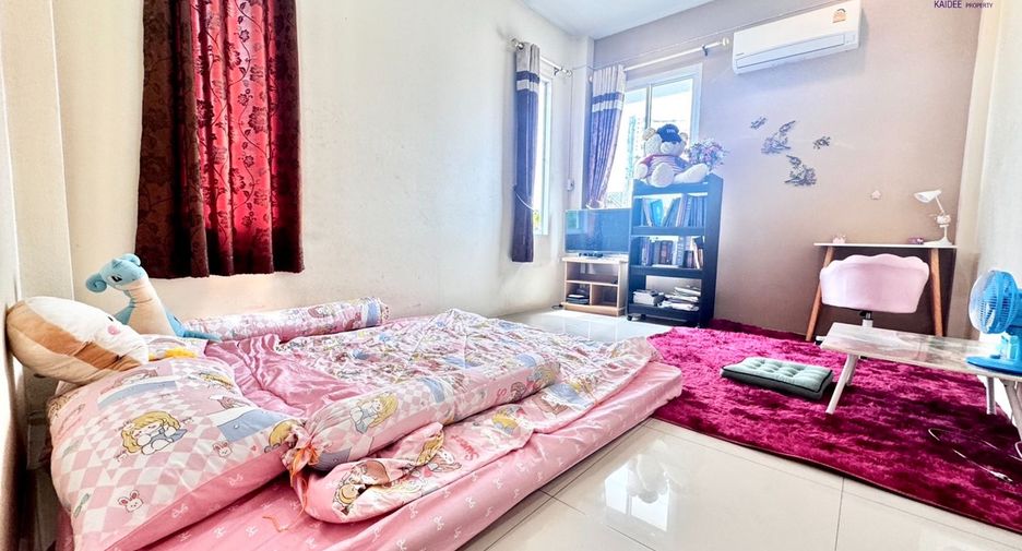 For sale 3 bedrooms townhouse in Mueang Surat Thani, Surat Thani