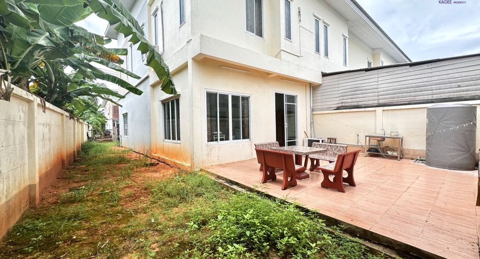 For sale 3 bedrooms townhouse in Mueang Surat Thani, Surat Thani