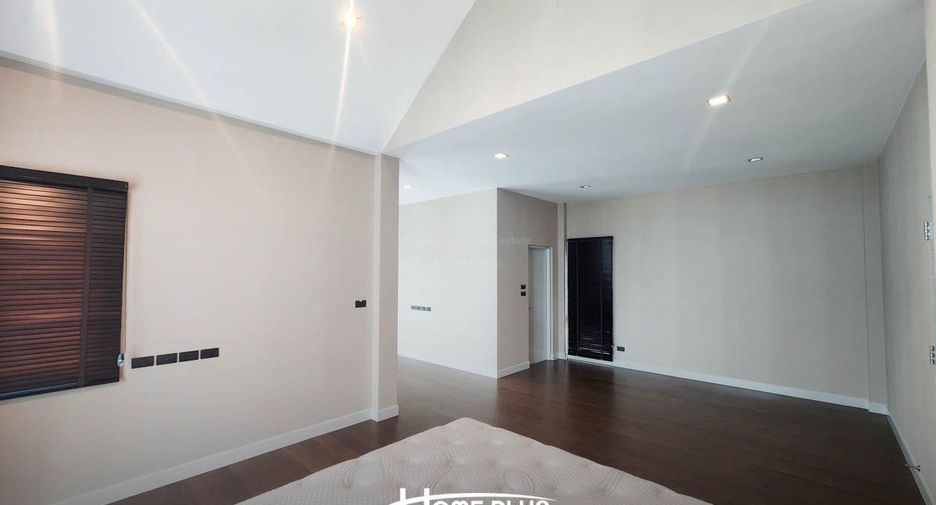For sale 4 bedrooms house in Chatuchak, Bangkok