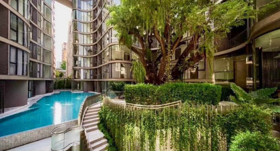 For rent 3 bedrooms condo in Khlong Toei, Bangkok