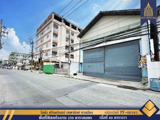 For sale 4 bed warehouse in Mueang Samut Prakan, Samut Prakan