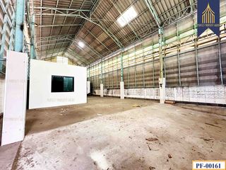 For sale 4 bed warehouse in Mueang Samut Prakan, Samut Prakan