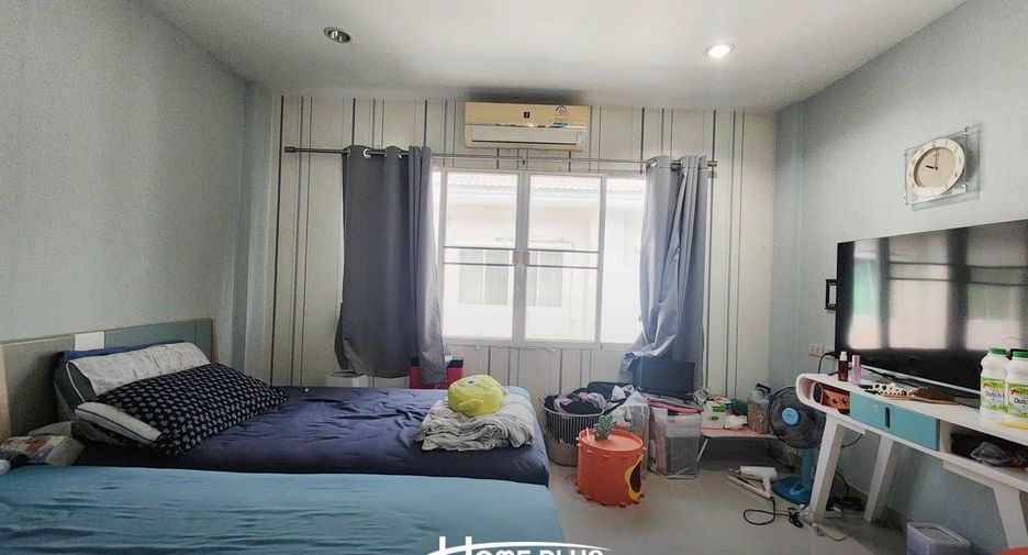 For sale 4 bedrooms townhouse in Yan Nawa, Bangkok