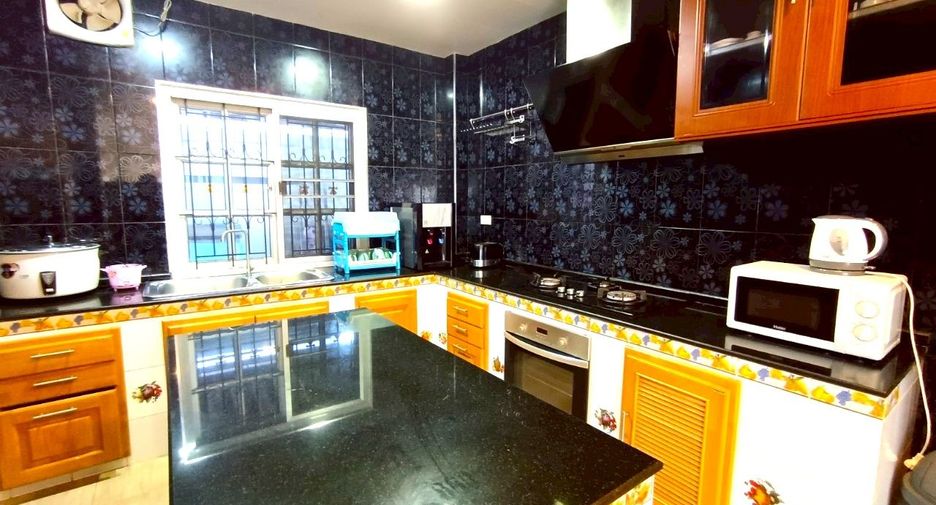 Haus zur Miete und zum Kauf mit 8 Zimmer in Bang Lamung, Chonburi