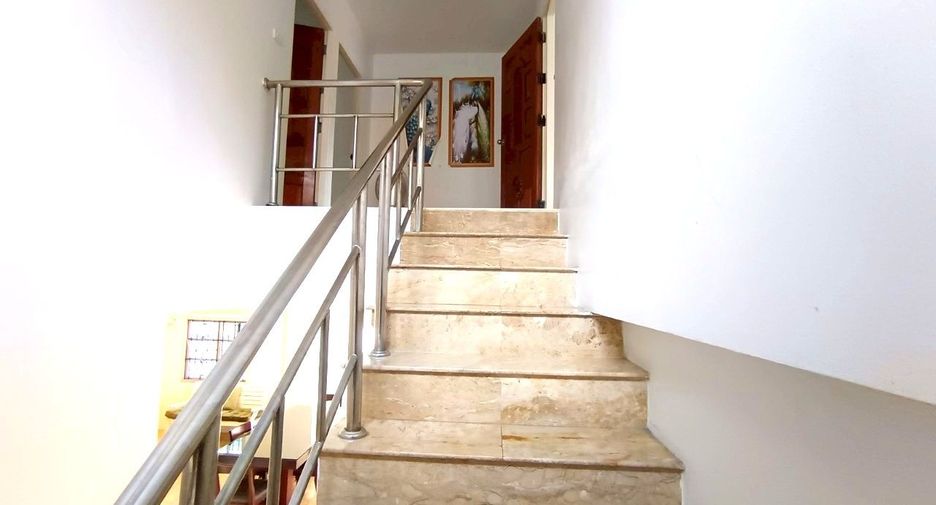 Haus zur Miete und zum Kauf mit 8 Zimmer in Bang Lamung, Chonburi