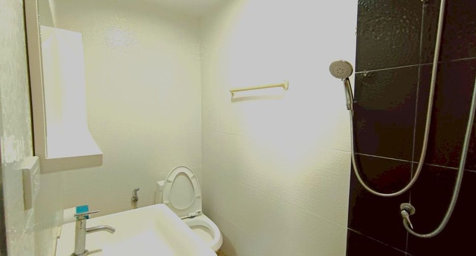 Haus zur Miete und zum Kauf mit 8 Zimmer in Bang Lamung, Chonburi
