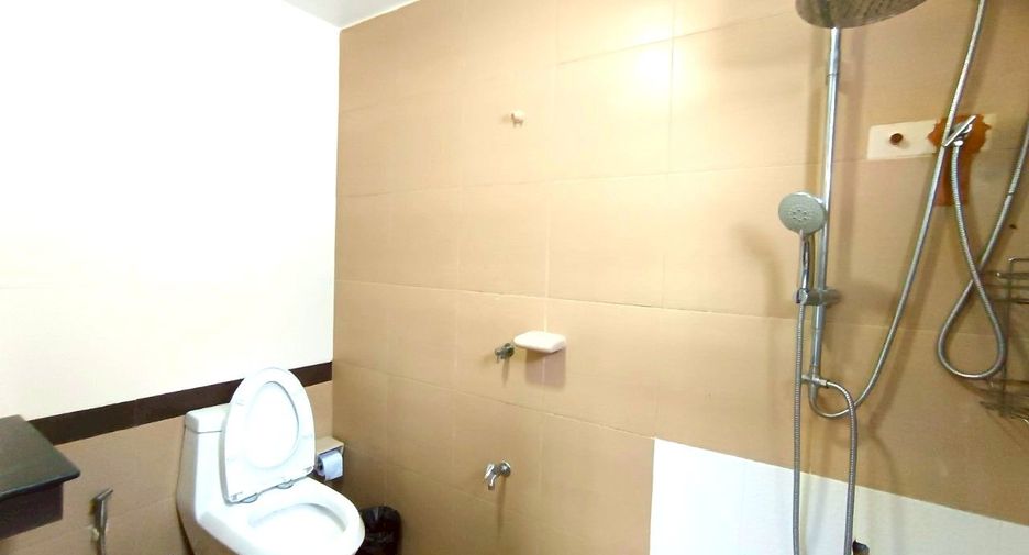 Haus zur Miete und zum Kauf mit 8 Zimmer in Bang Lamung, Chonburi