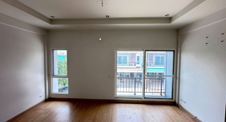 Casa en venta de 3 habitaciones en Mueang Nakhon Ratchasima, Nakhon Ratchasima